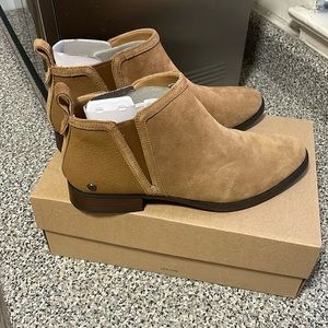 WOMEN’S UGG MCCLAIRE ANKLE BOOT